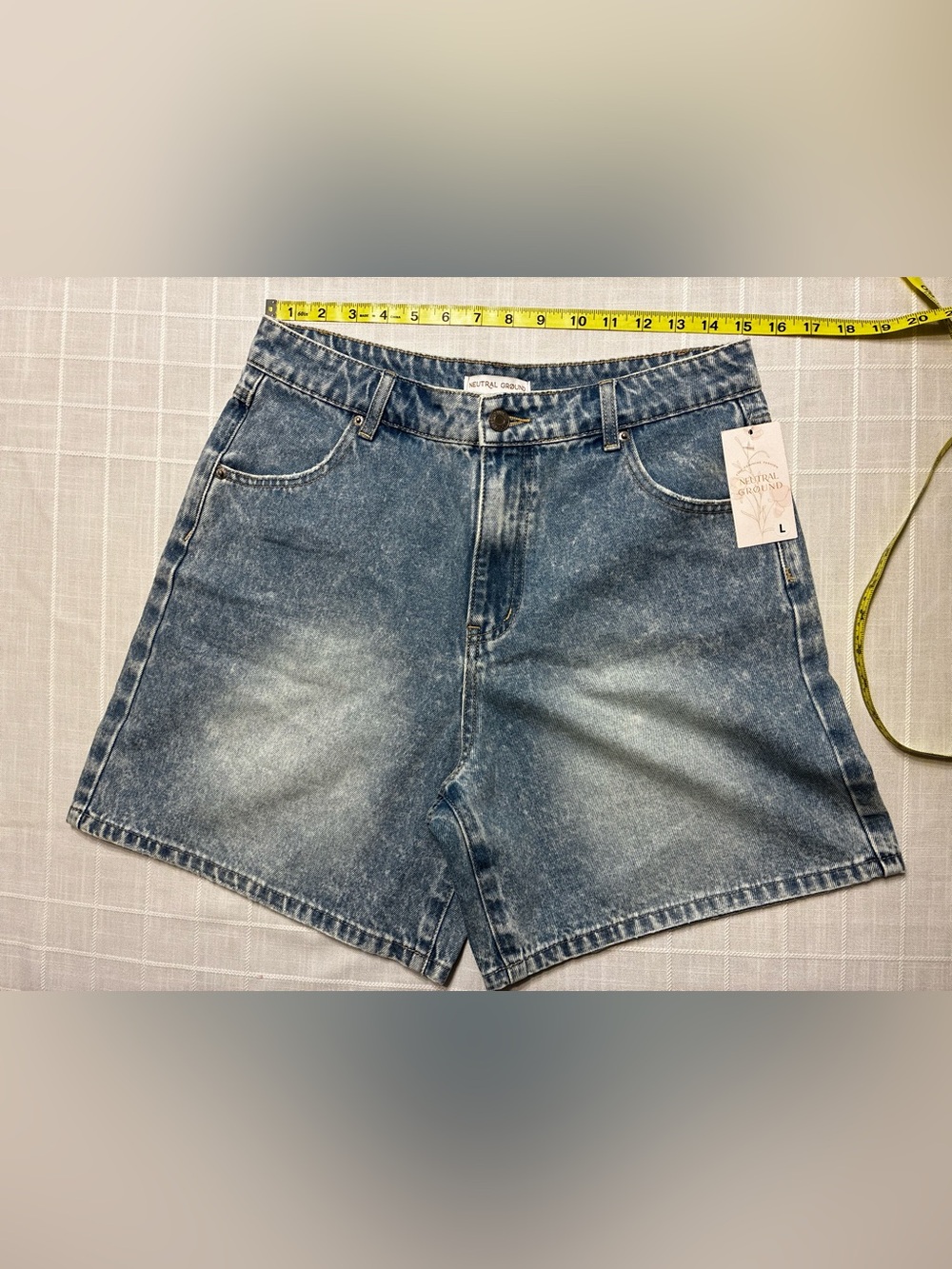 Vintage-Inspired Light Blue High-Rise Denim Shorts - Women